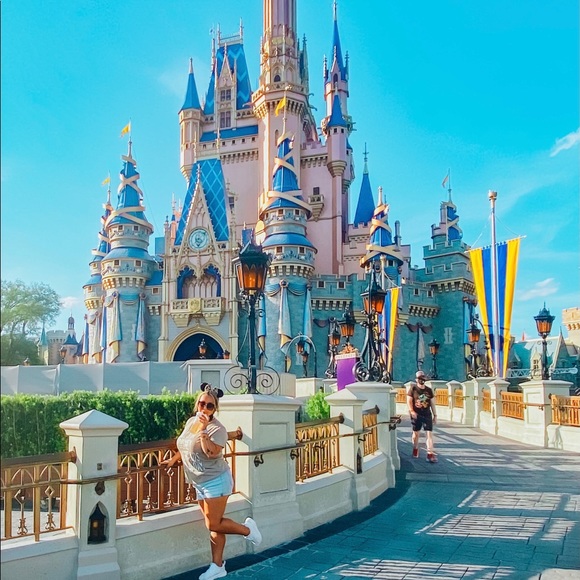 Meet your Posher, Brittani - Picture 3 of 3